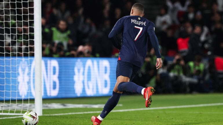 Watch Psg S Kylian Mbapp Scoring Birthday Brace Vs Metz