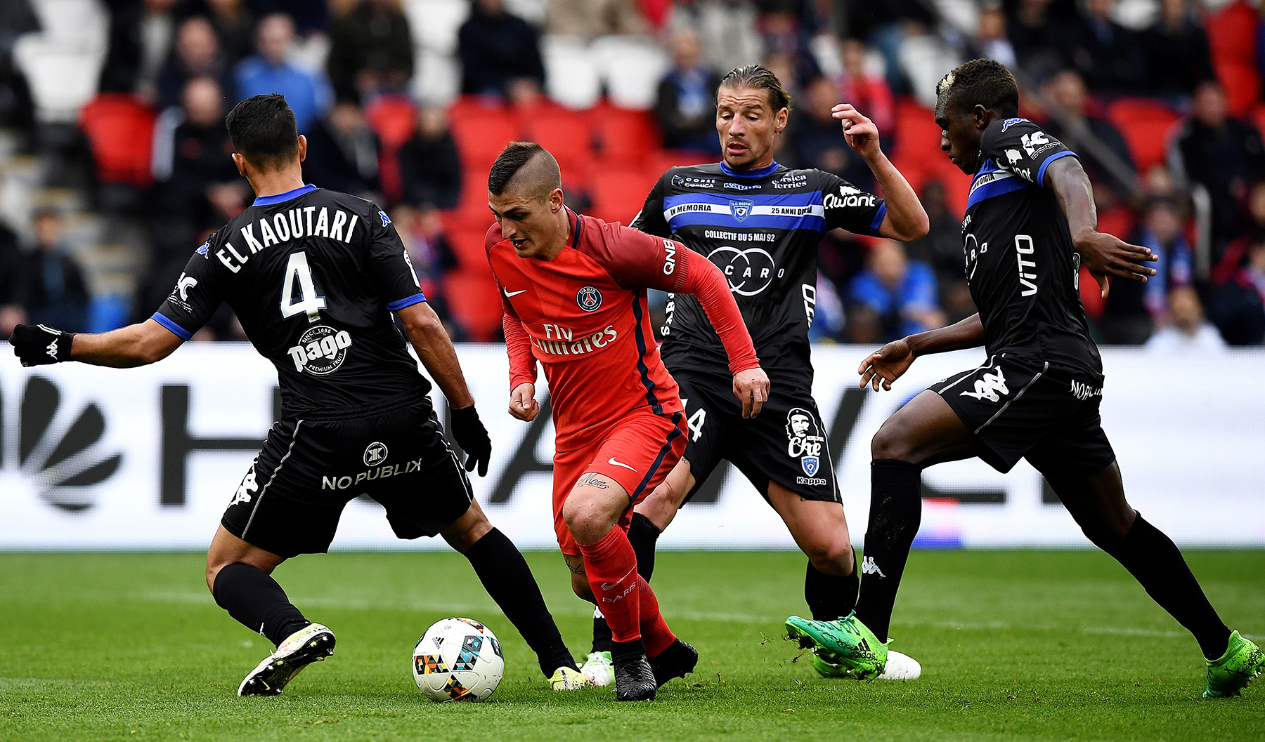 Бастия париж. Бастия футболист Сатурн. FC Bastia.