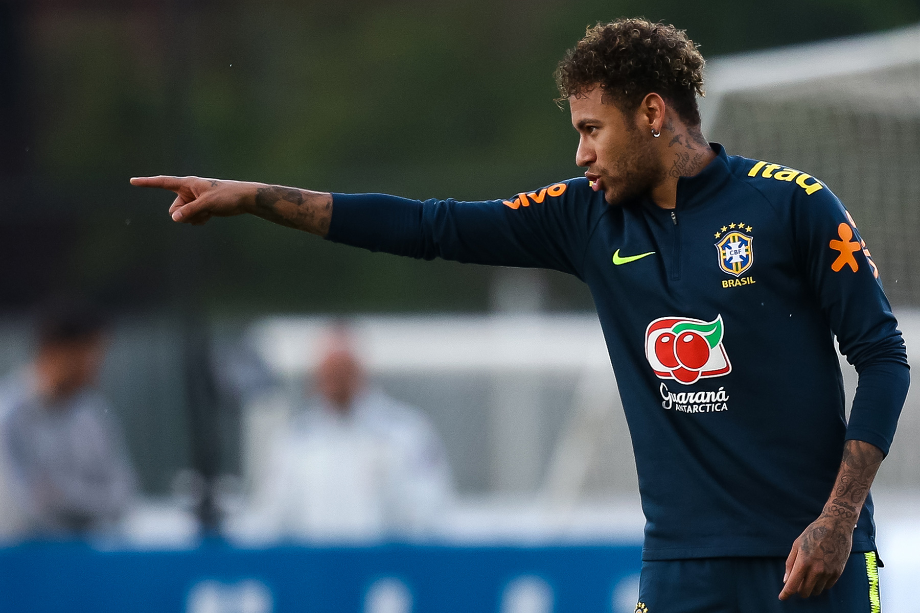 Video: Neymar Shown in Discomfort Over Lower Back Injury During ...
