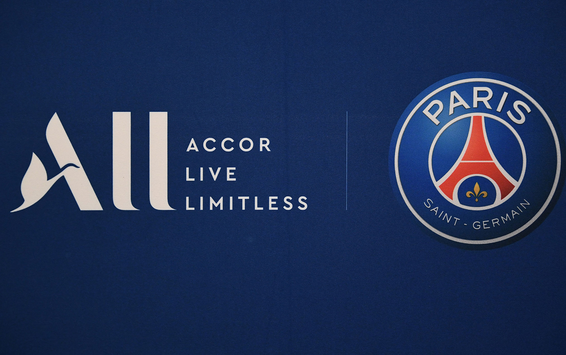 Psg sales jersey sponsor