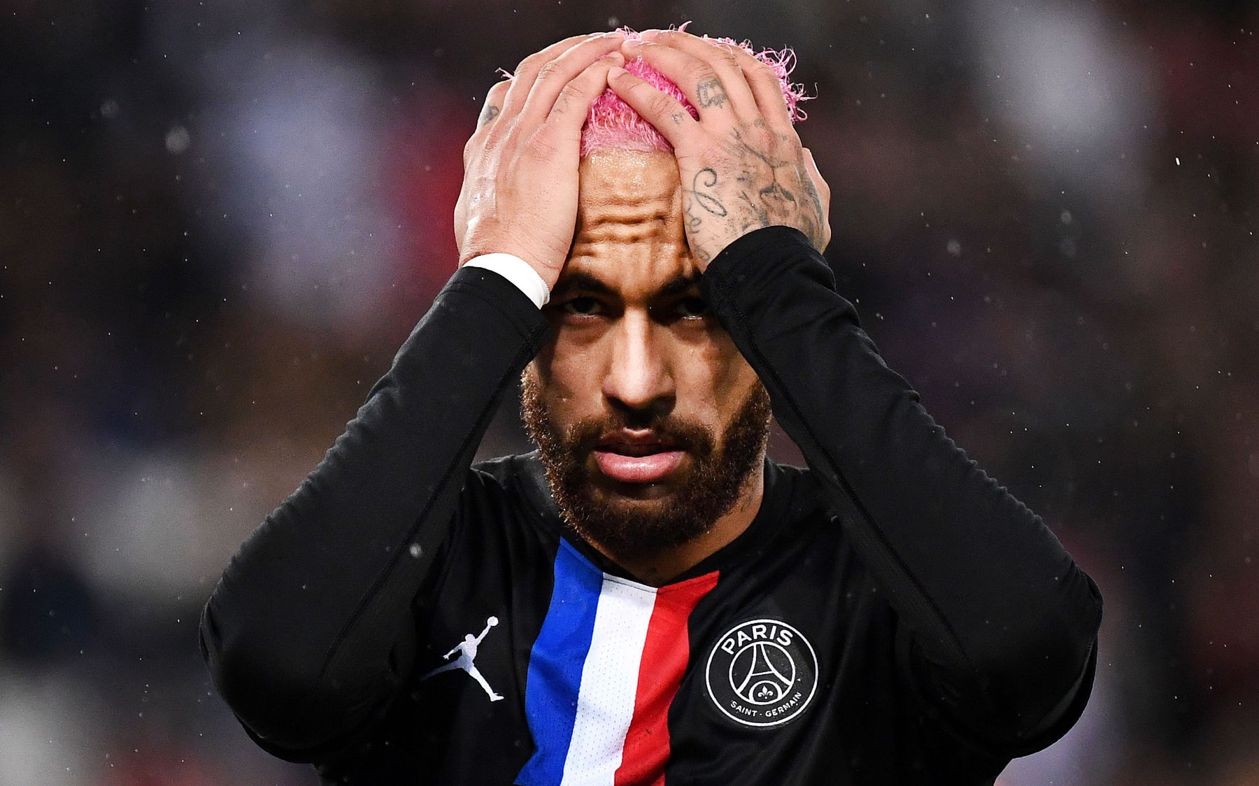 Neymar Arrives At The Parc Des Princes With A Shocking New Hair