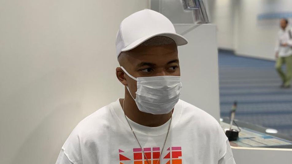 Mbappé Masked Amid Coronavirus Concerns; PSG Players Educate French