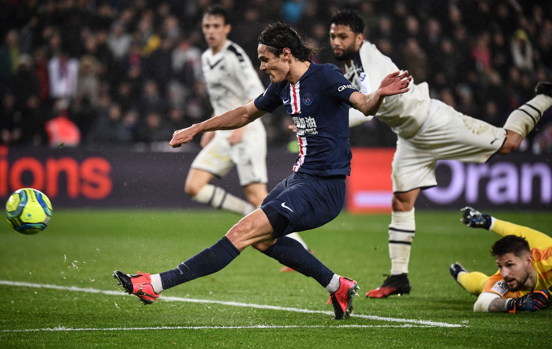 Brazilian Clubs Line Up to Sign Cavani This Summer - PSG Talk