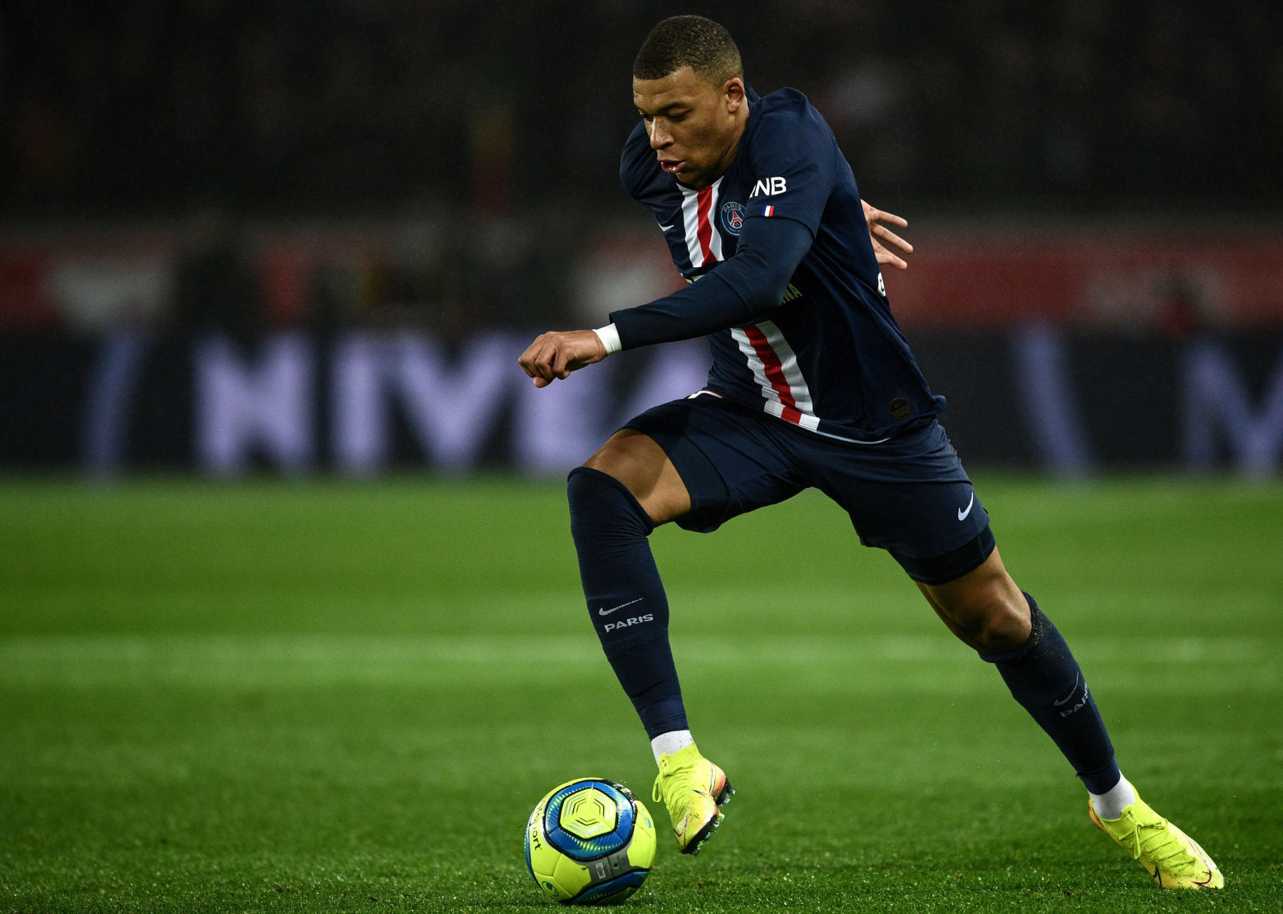 Kylian Mbappé is the Fastest Footballer on the Planet ...