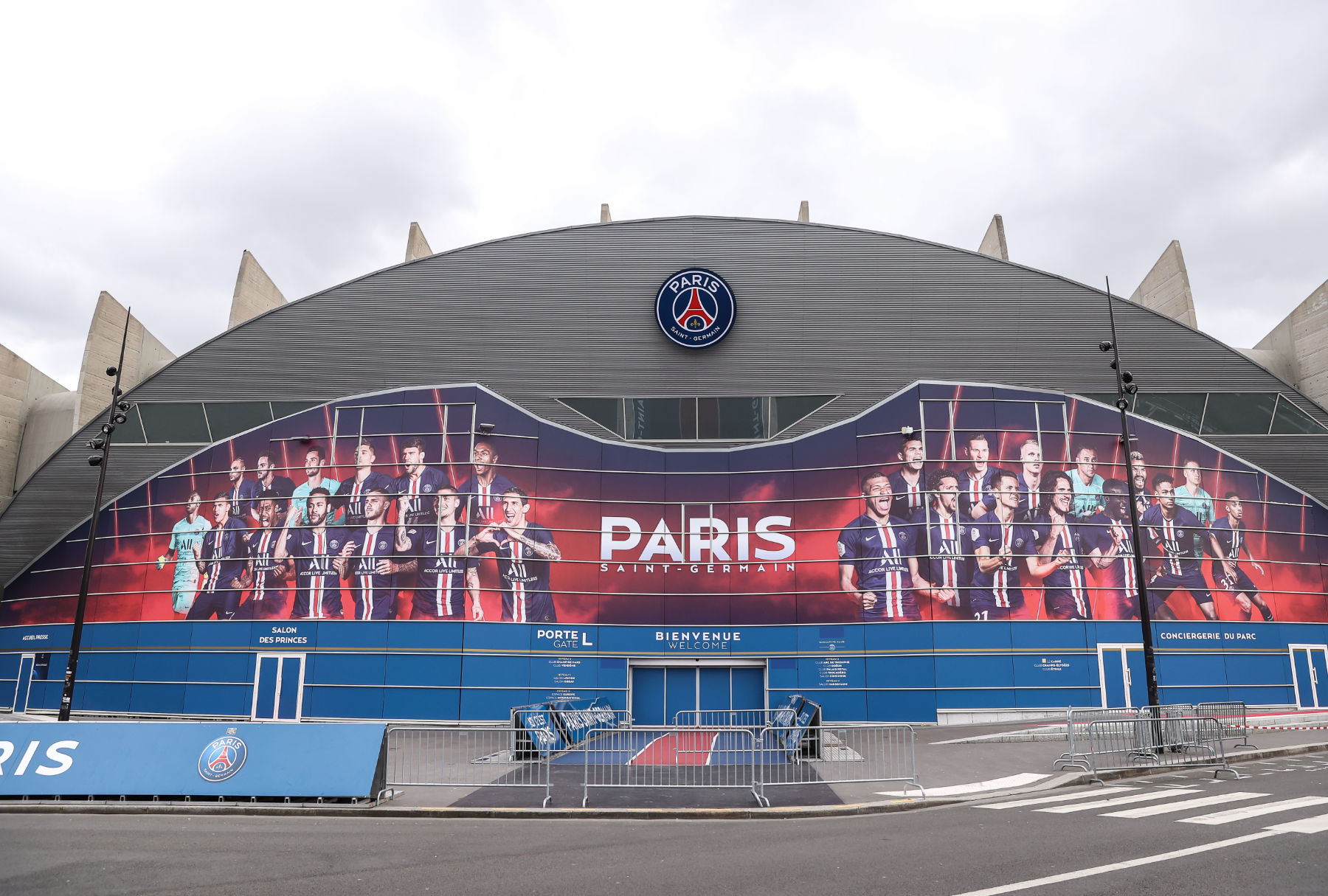 Projections Show PSG Faces Shortfall of €300M Due to the Coronavirus ...