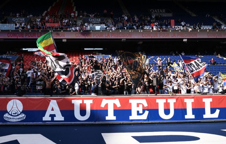 Video: Ultras Greet PSG Bus With Chants and Flares Ahead of Champions ...