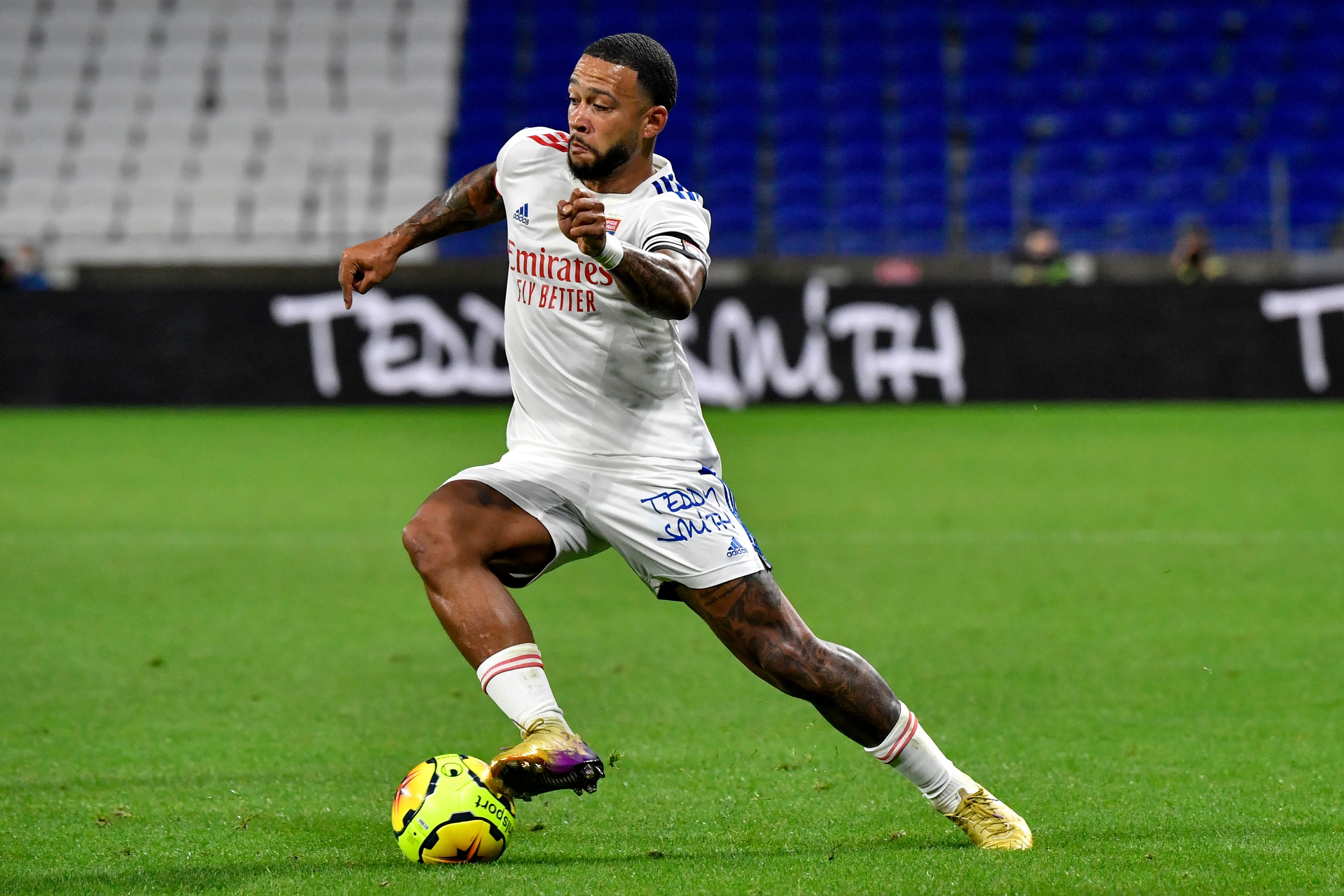 Report Psg Will Push To Sign Depay If Two Certain Players Leave The Club Over The Upcoming Summer Transfer Window Psg Talk