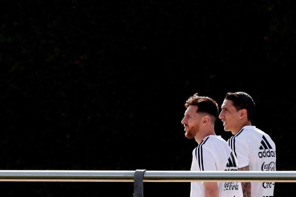 Argentina s Leo Messi (L) and Angel Di Maria (R) attend a training session of the team at Sant Joan d Espi sports facilities in Barcelona, Spain, 1 June 2018. The Argentinean team prepares for the FIFA World Cup WM Weltmeisterschaft Fussball 2018 taking place in Russia from 14 June until 15 July 2018. Argentina s training session !ACHTUNG: NUR REDAKTIONELLE NUTZUNG! PUBLICATIONxINxGERxSUIxAUTxONLY Copyright: xAlbertoxEstevezx GRAF1347 20180601-636634793910679510