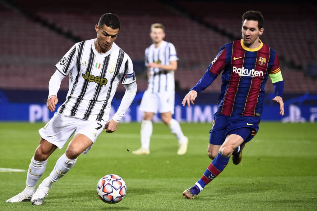 Lionel Messi puts Cristiano Ronaldo rivalry to one side in touching clip  from PSG friendly - Daily Star