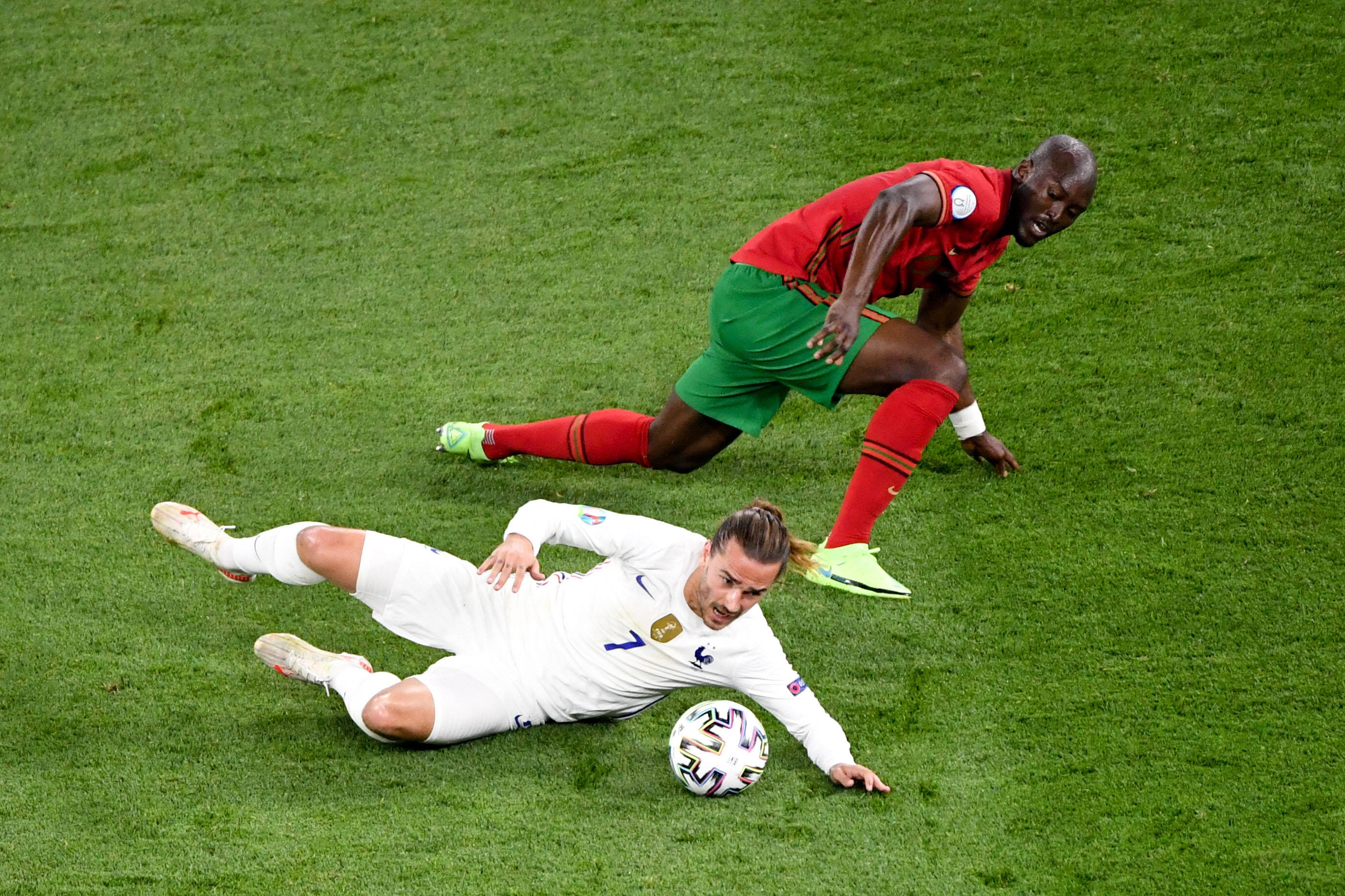 Video: Portugal's Danilo Pereira Collides With France's ...