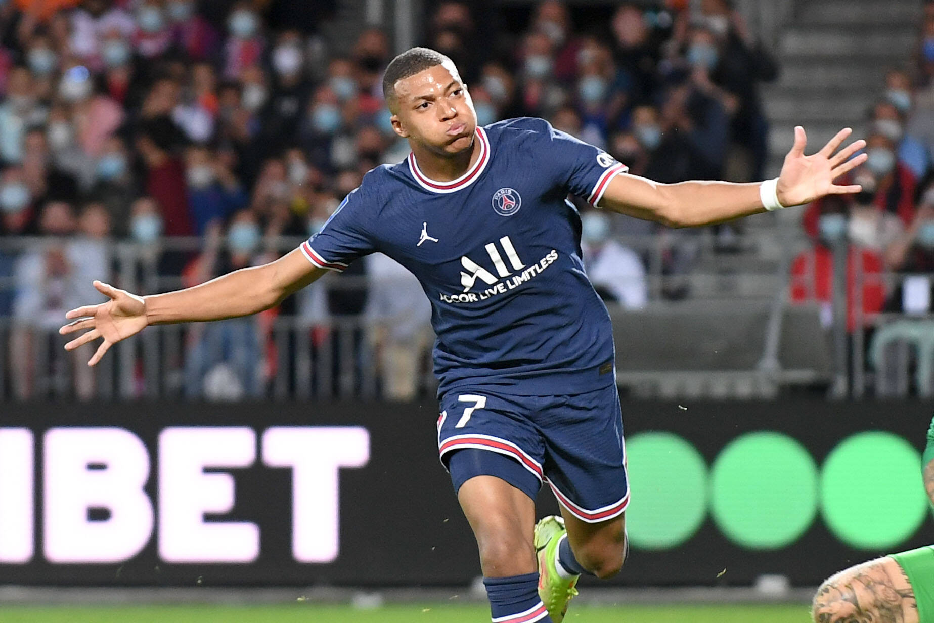 Video: Kylian Mbappe Continues Strong Start to the Ligue 1 Season With  Second Goal vs Reims - PSG Talk