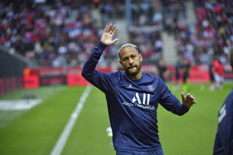 Report Neymar �Upset� Over Not Being Able to Feature