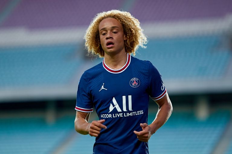 WATCH: Xavi Simons, that is ridiculous! PSG loanee scores