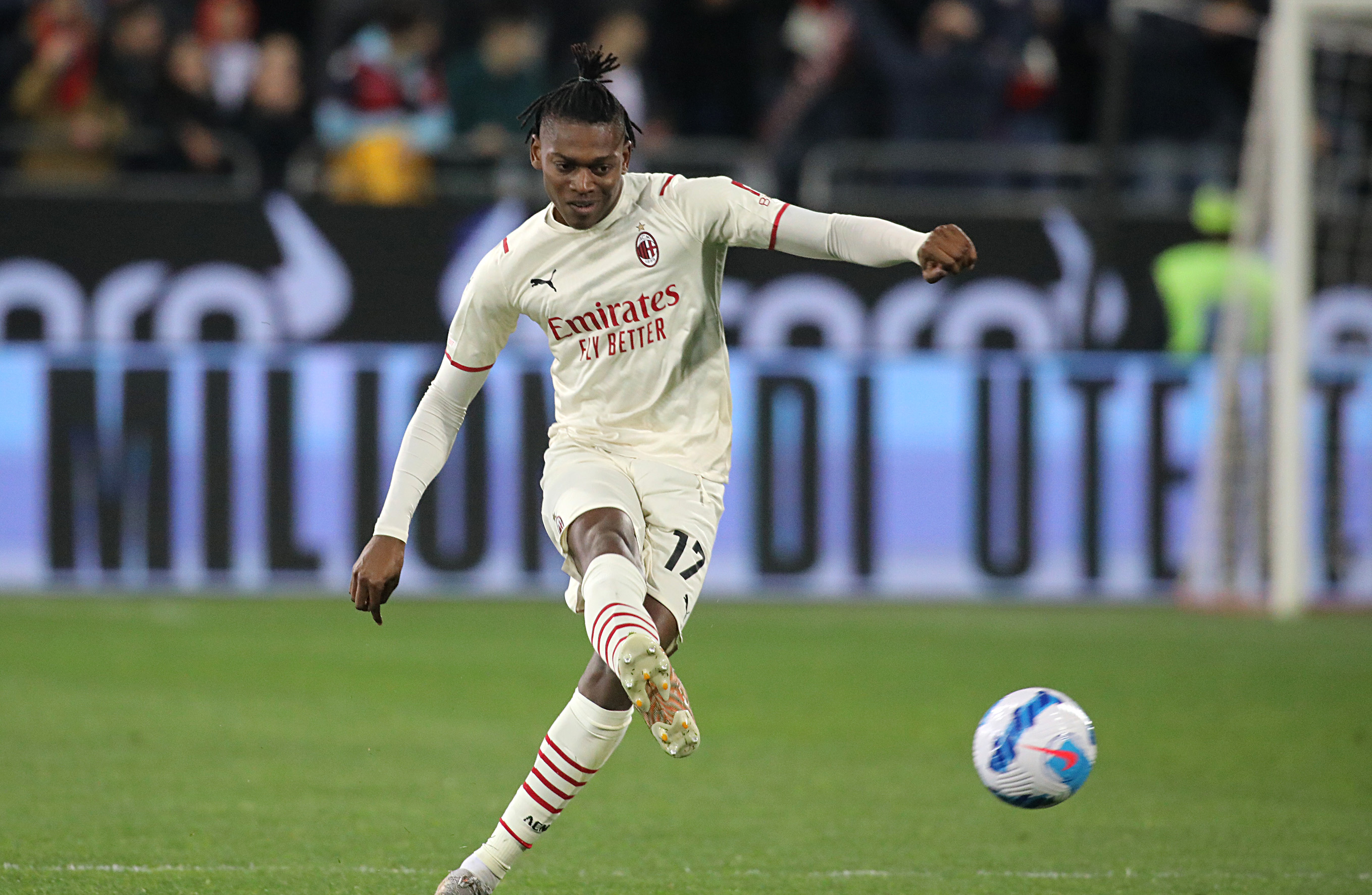 Report: PSG Eyes AC Milan's Rafael Leão to Inject Youth Into Its