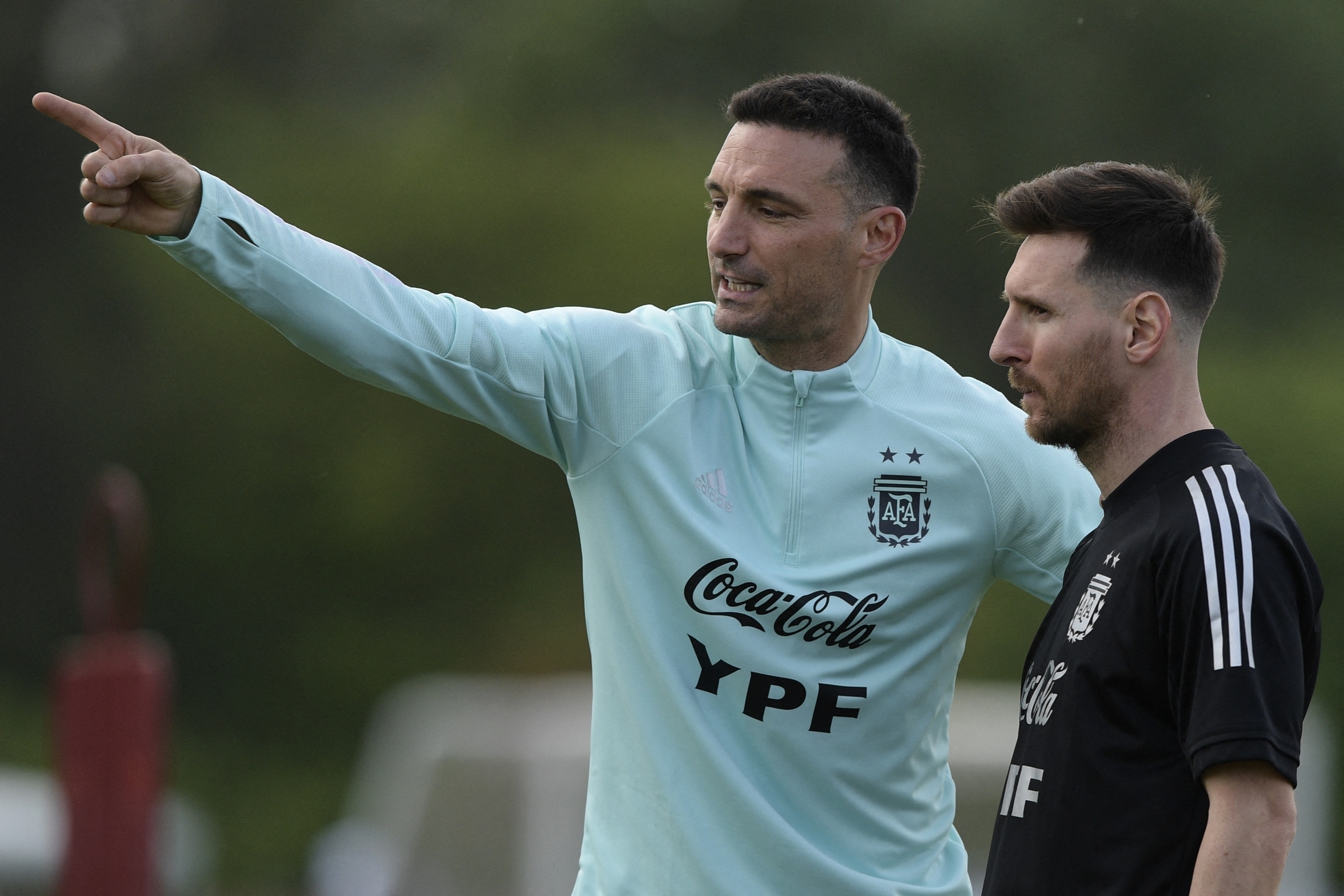 Argentina National Team Manager Scaloni Shares Just Why It Is Easy to Coach  Messi - PSG Talk