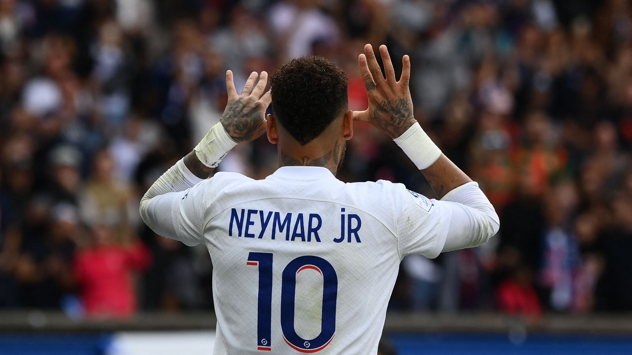 Thierry Henry Marvels at Current Form of PSG's Neymar Jr.
