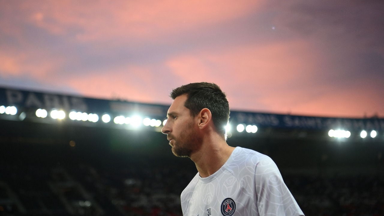 Lionel Messi เล่นในปารีสอย่างมีความสุข อดีตกองหน้า เปแอสเช