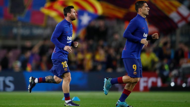 Luis Suarez Defends Lionel Messi's Contract Demands Made to Barcelona