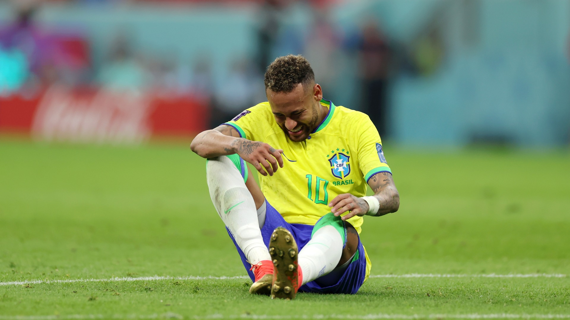 Brasil x Venezuela: Neymar é atingido por saco de pipoca na saída