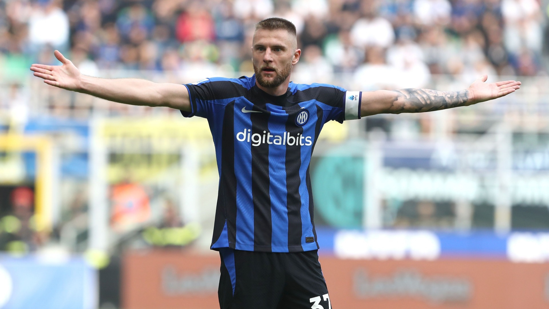 เปแอสเช รายงานว่าติดตามกองหลังของ Inter Milan ที่ปฏิเสธการต่อสัญญา