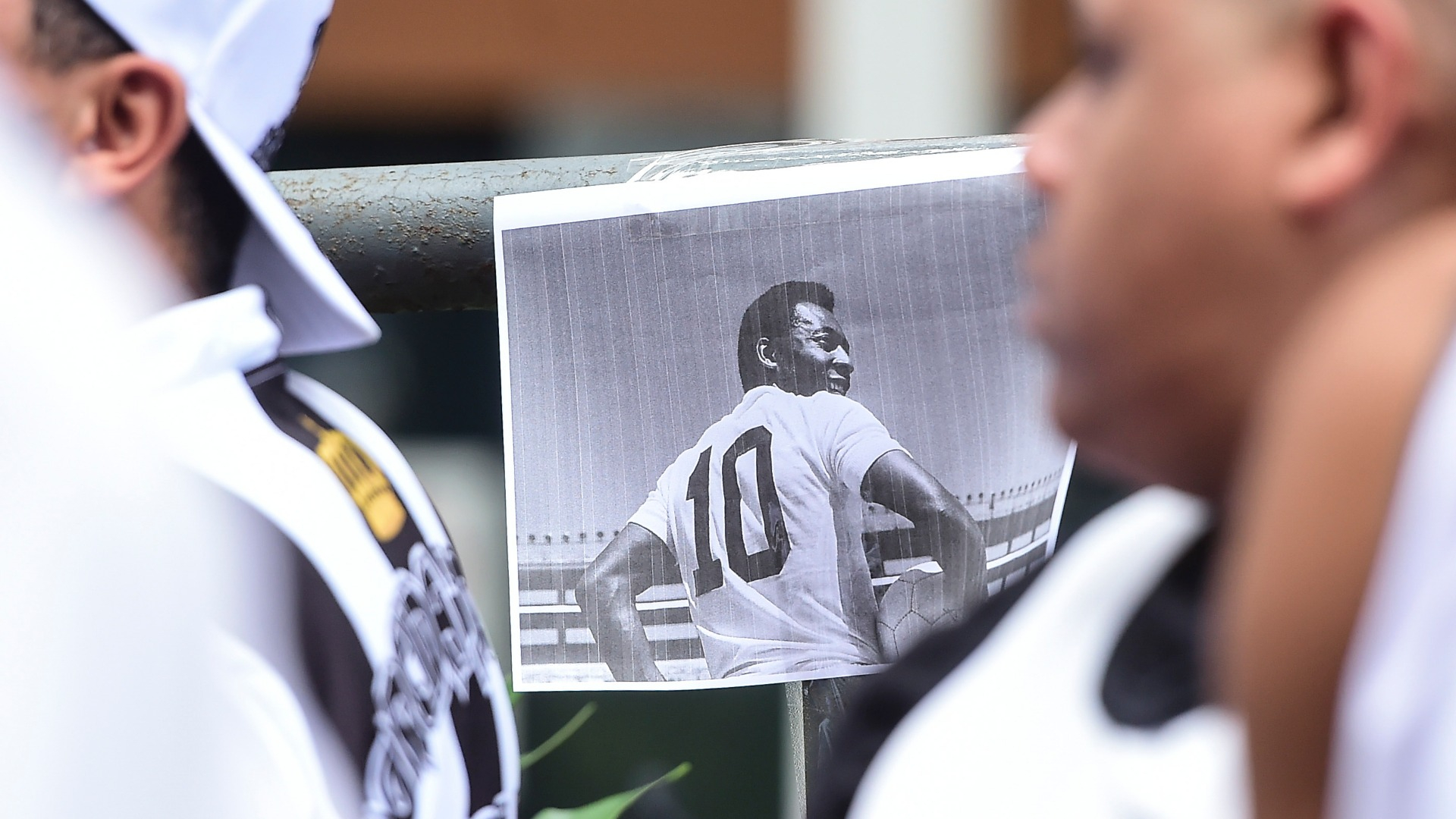 Pele death: Soccer legends react after Brazilian soccer icon dies