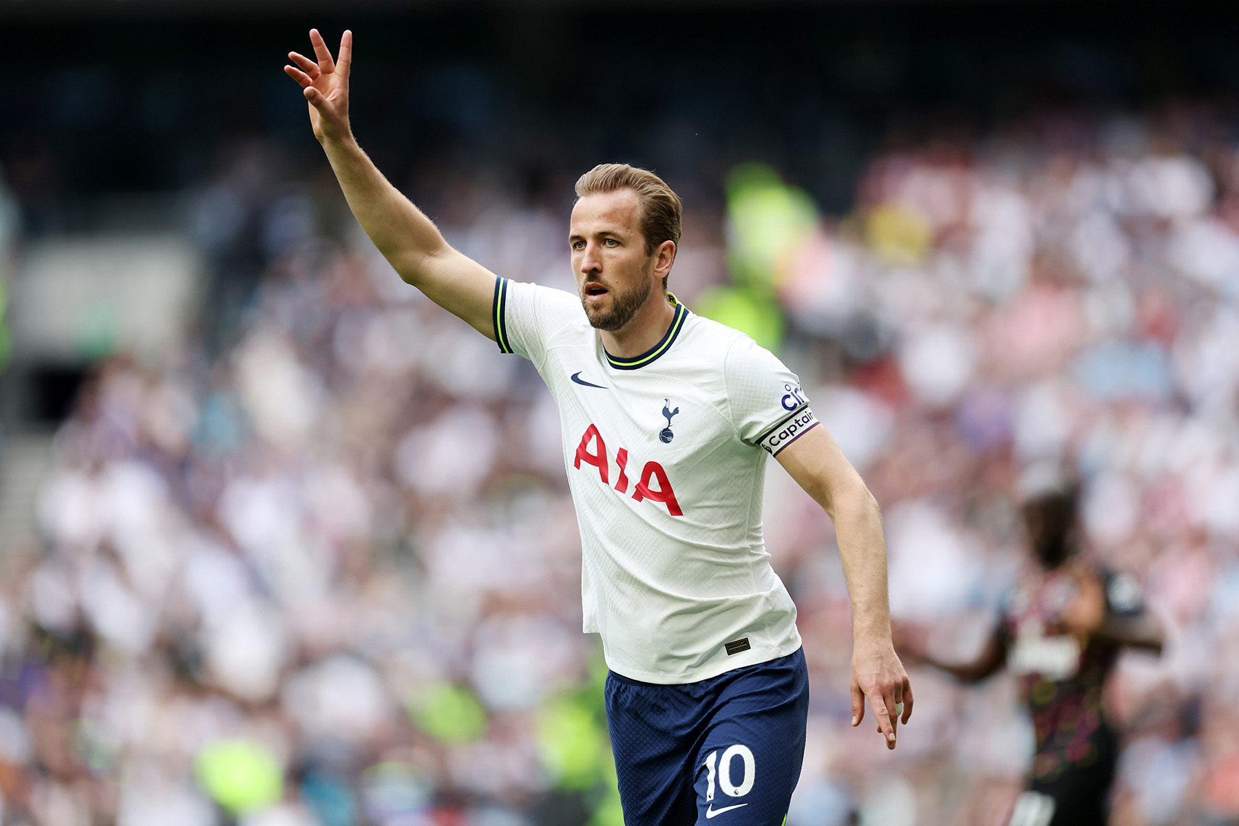 Tottenham Remain Calm as Harry Kane's Situation Is Uncertain
