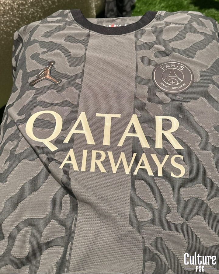 psg jersey color gray