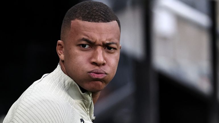 Fans Mob Mbappé Outside St. James' Park Ahead of Newcastle Match