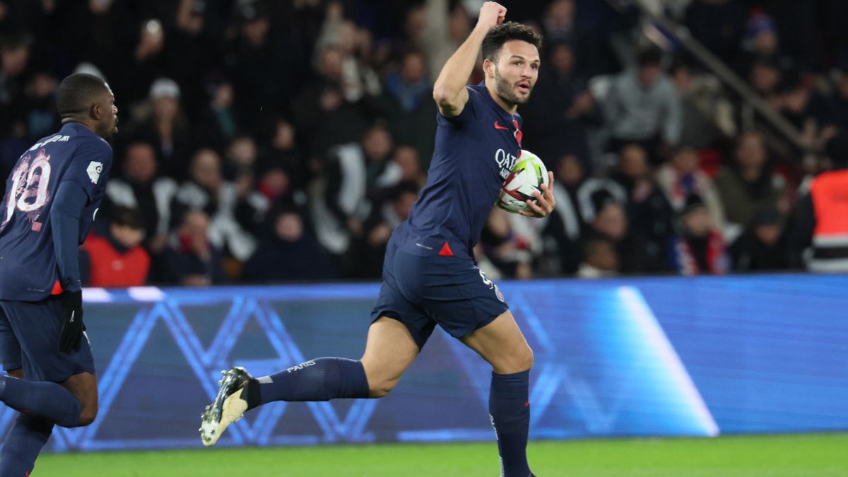 Watch Dembélé, Ramos Take Advantage of Lille Error for PSG Goal