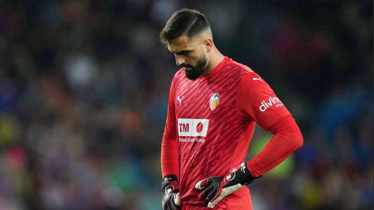 giorgi-mamardashvili-barcelona-v-valenci