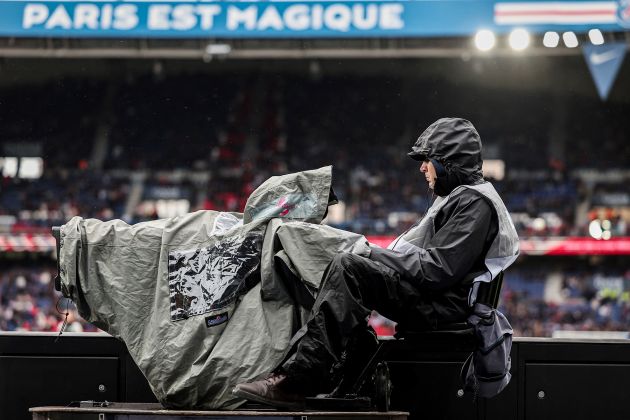 Ligue 1 TV cameraman