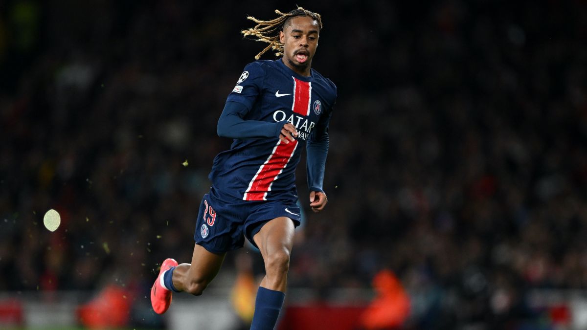 パリ・サンジェルマン B.BARCOLA 29 バルコラ　PSG バルセロナ　7 Video: Man City Bottles Their Lead as Bradley Barcola Levels for PSG