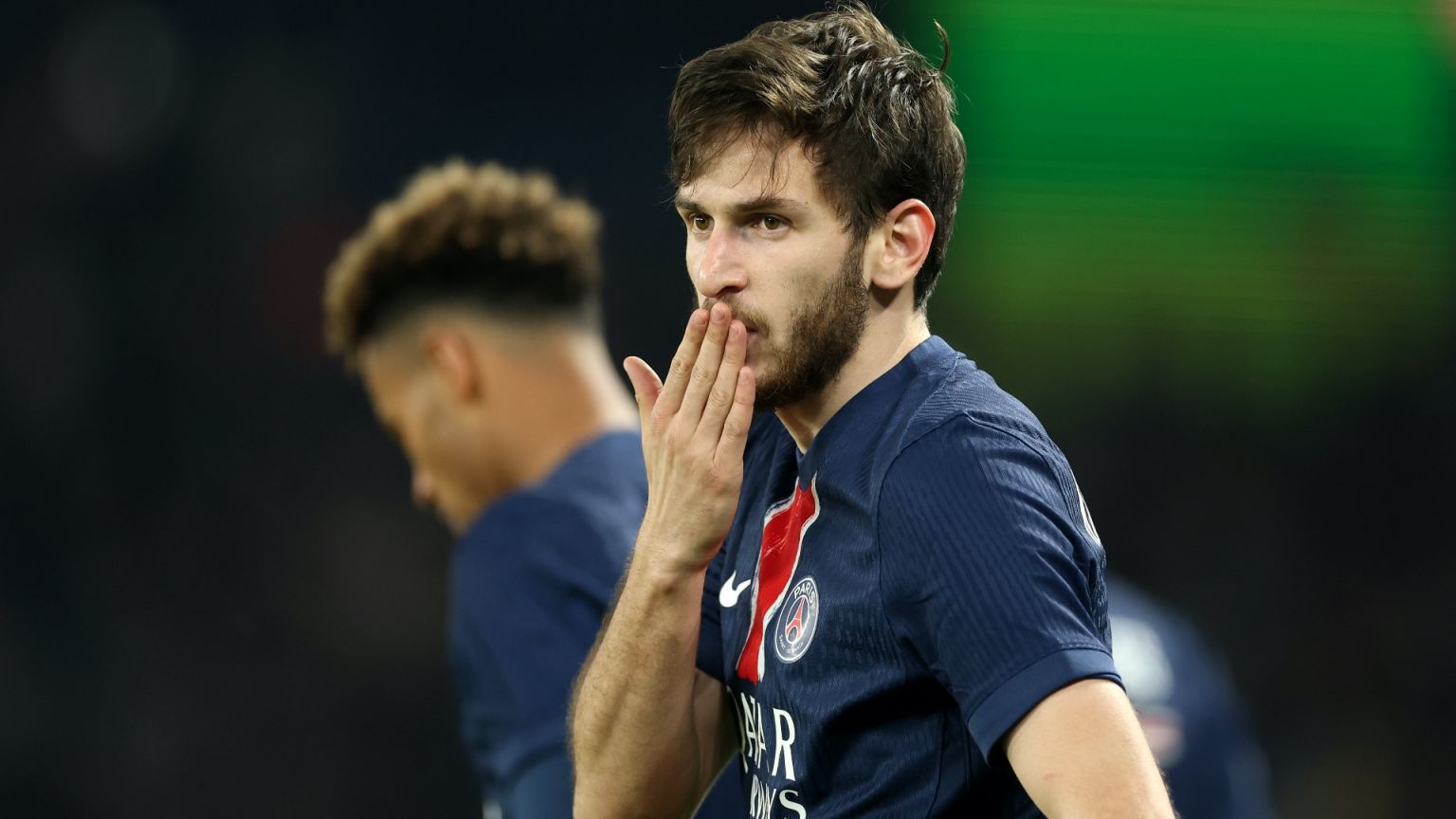 khvicha-kvaratskhelia-psg-v-