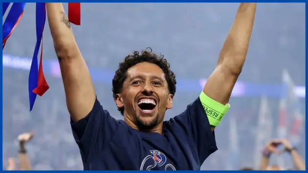 Marquinhos lifts the Champions League.