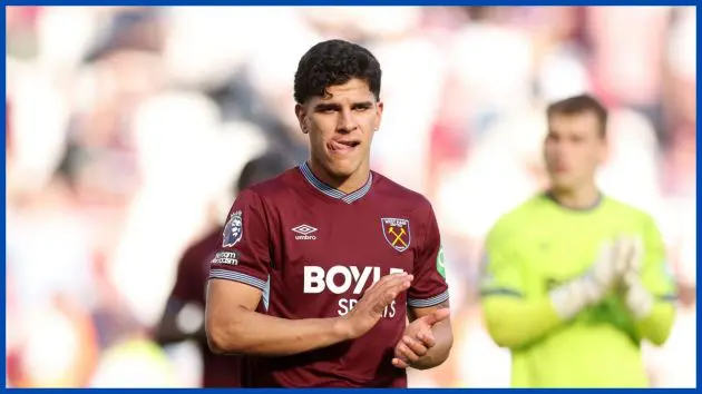Mateus Fernandes playing for West Ham.