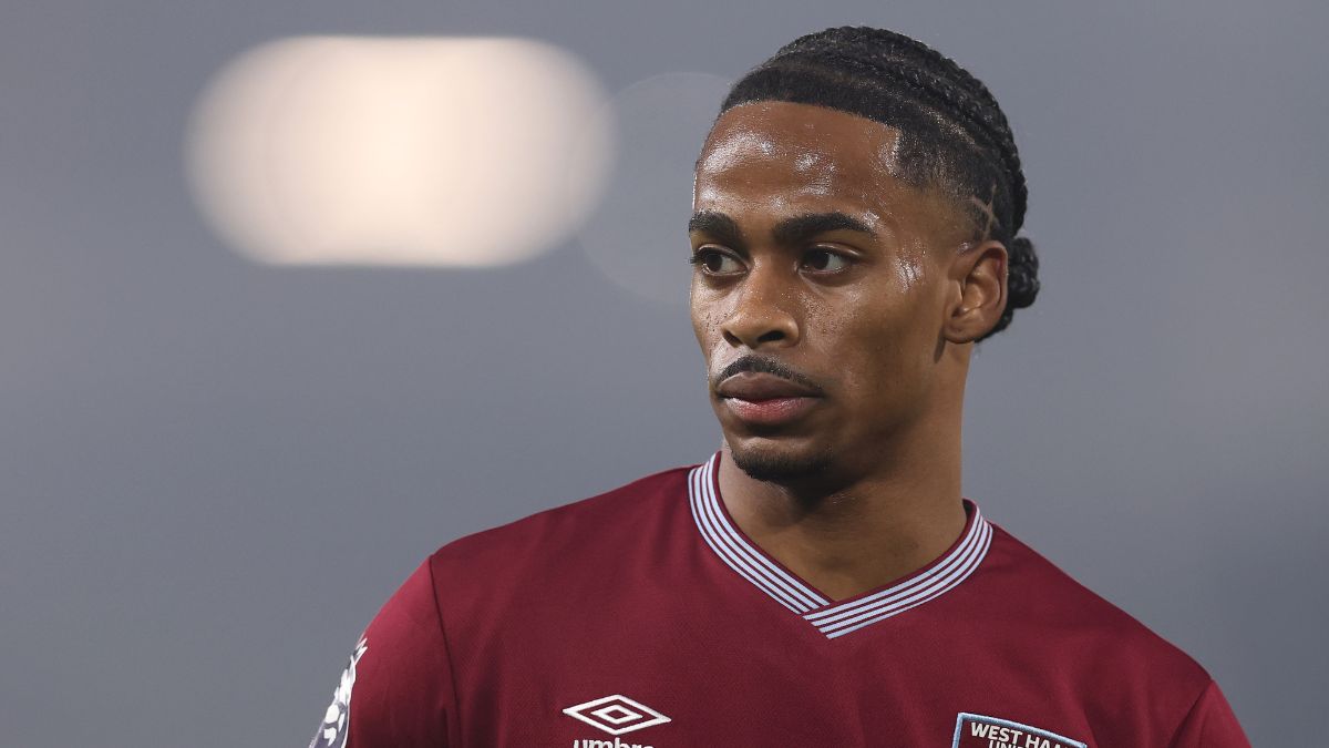 Crysencio Summerville playing for West Ham.