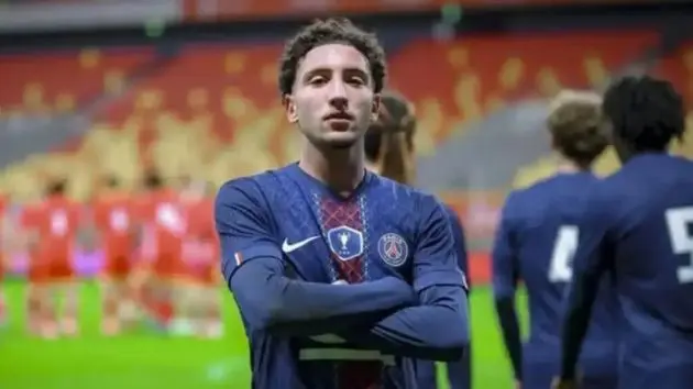 Adam Ayari playing for PSG.