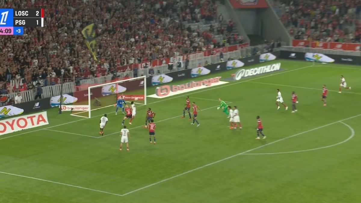 Marquinhos heads in Vitinha's cross.